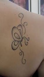 tatuajes mujeres pequeños mariposa